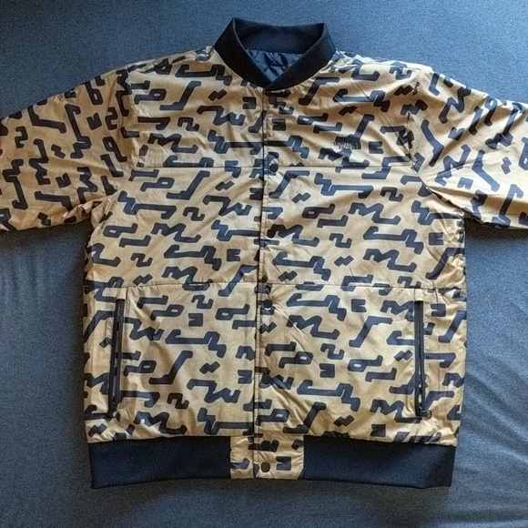 North Face Reversible Bomber Jacket - Picture 3 of 6